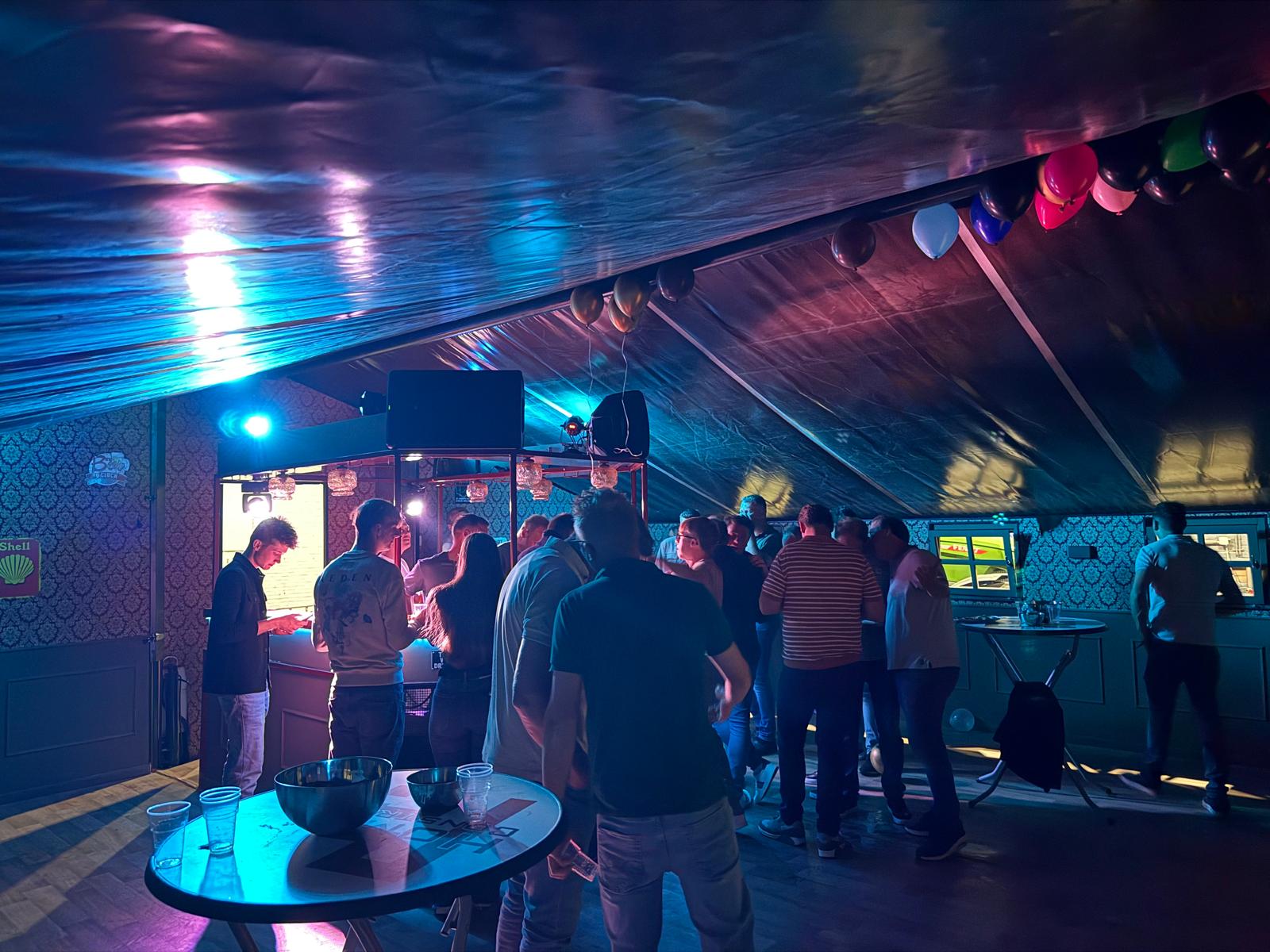 Feest met tapwagen en mobiele bar op locatie